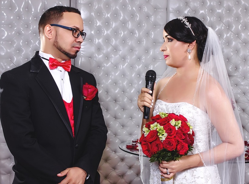 couple exchanging wedding vows