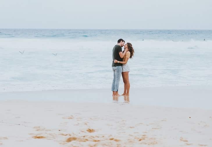 kiss in the beach