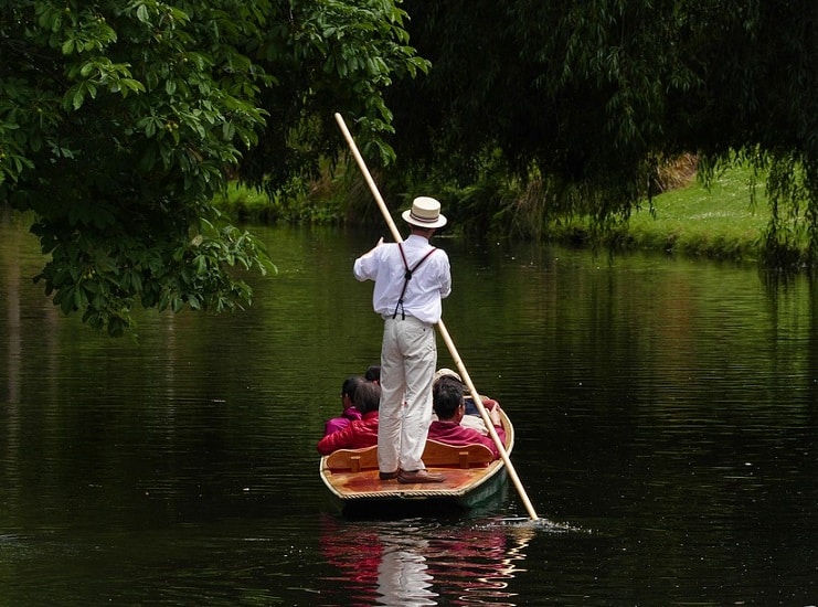 picnic in boat